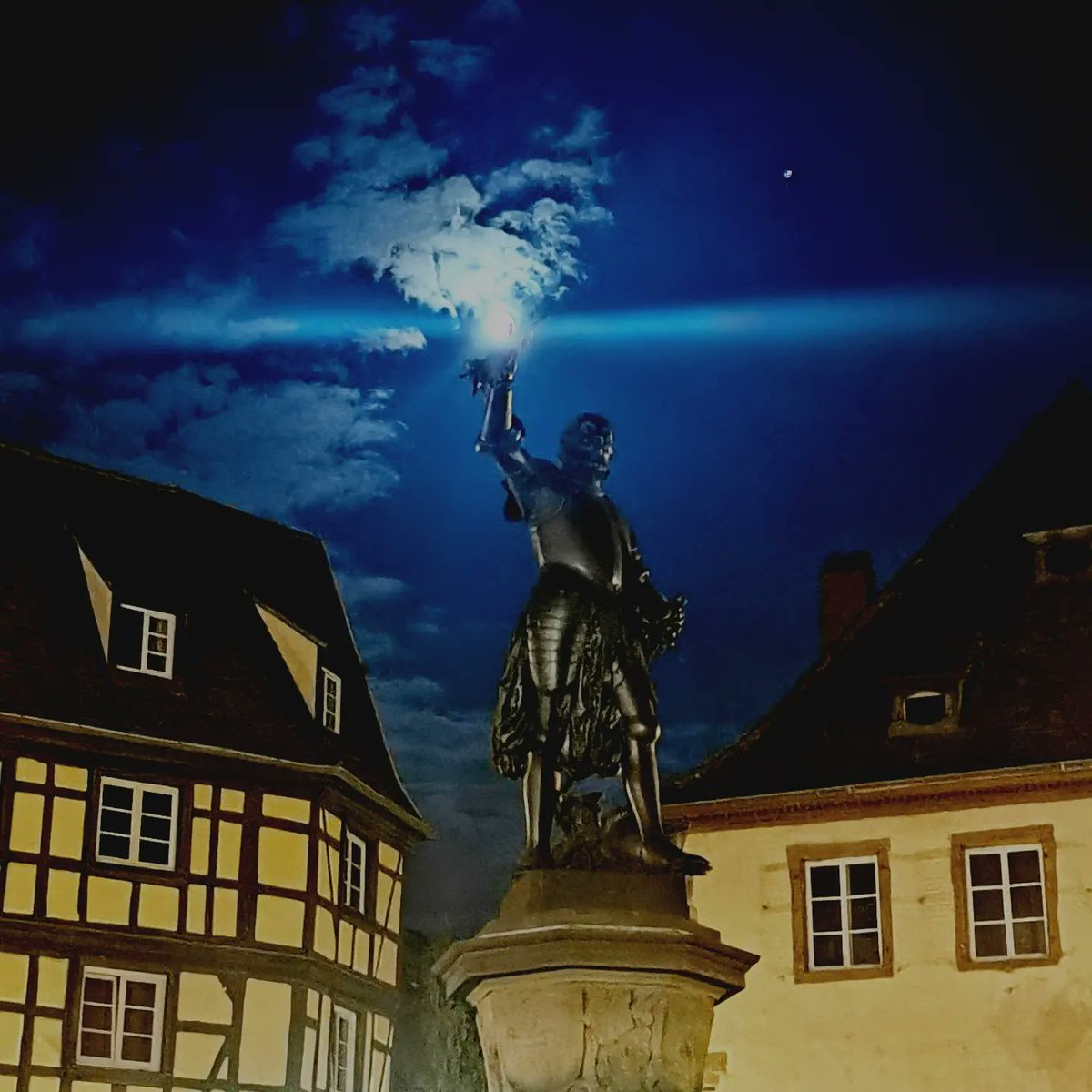 IGeantet's tweet photo. Colmar de nuit avec mon chéri 😘 https://t.co/8bGG4RmKXu