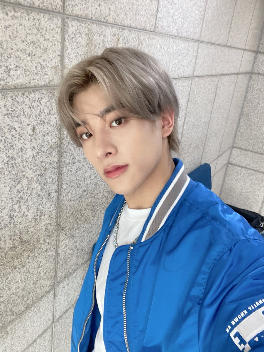 august_imm's tweet photo. @𝙞𝙢𝙜𝙪𝙨 just posted on #UVPUBLIC #UVGRAM 

hoje eu saí pra jantar com a minha mãe 😋 aqui fotos pra deixar todo mundo com fome! https://t.co/JgzqILm9le
