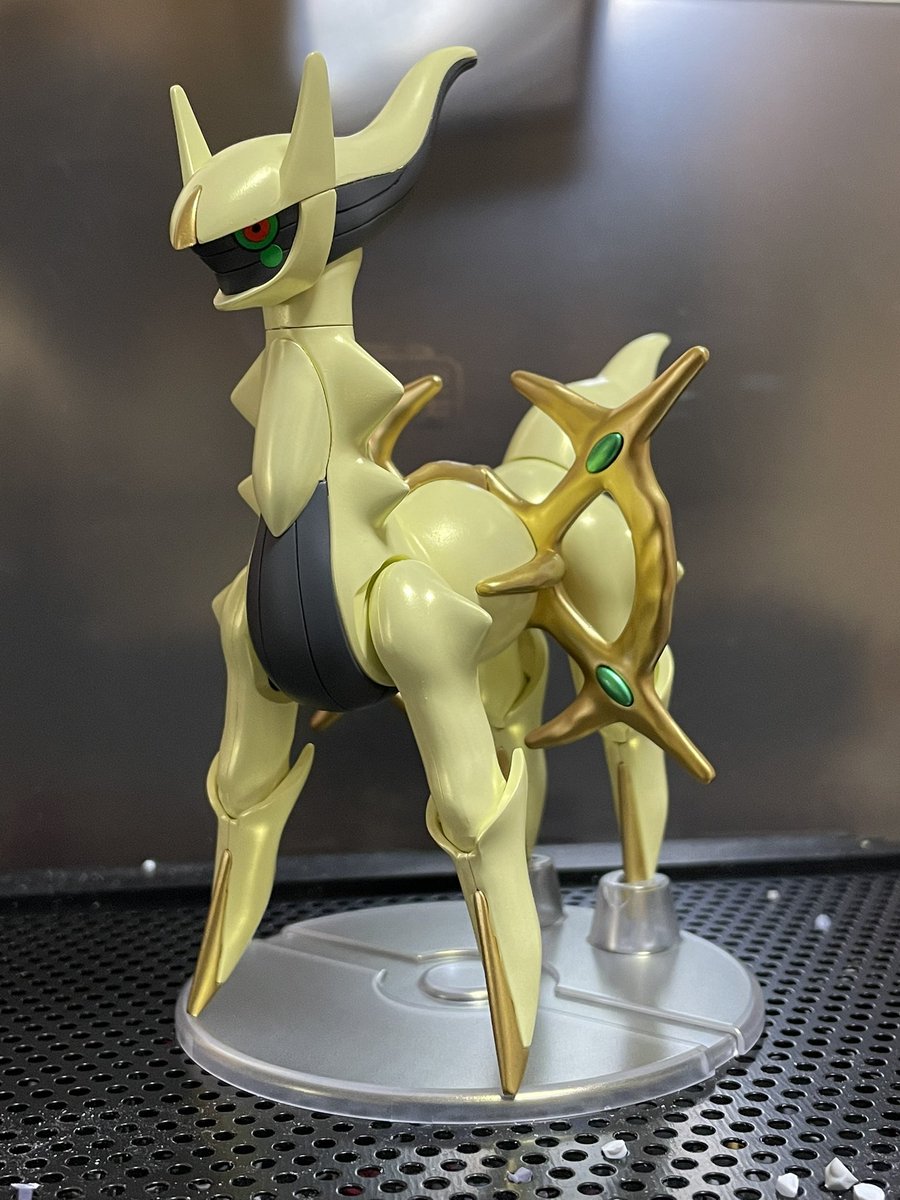 ポケプラ アルセウスを色違いで塗装しました！ 画像じゃ伝わりにくい
