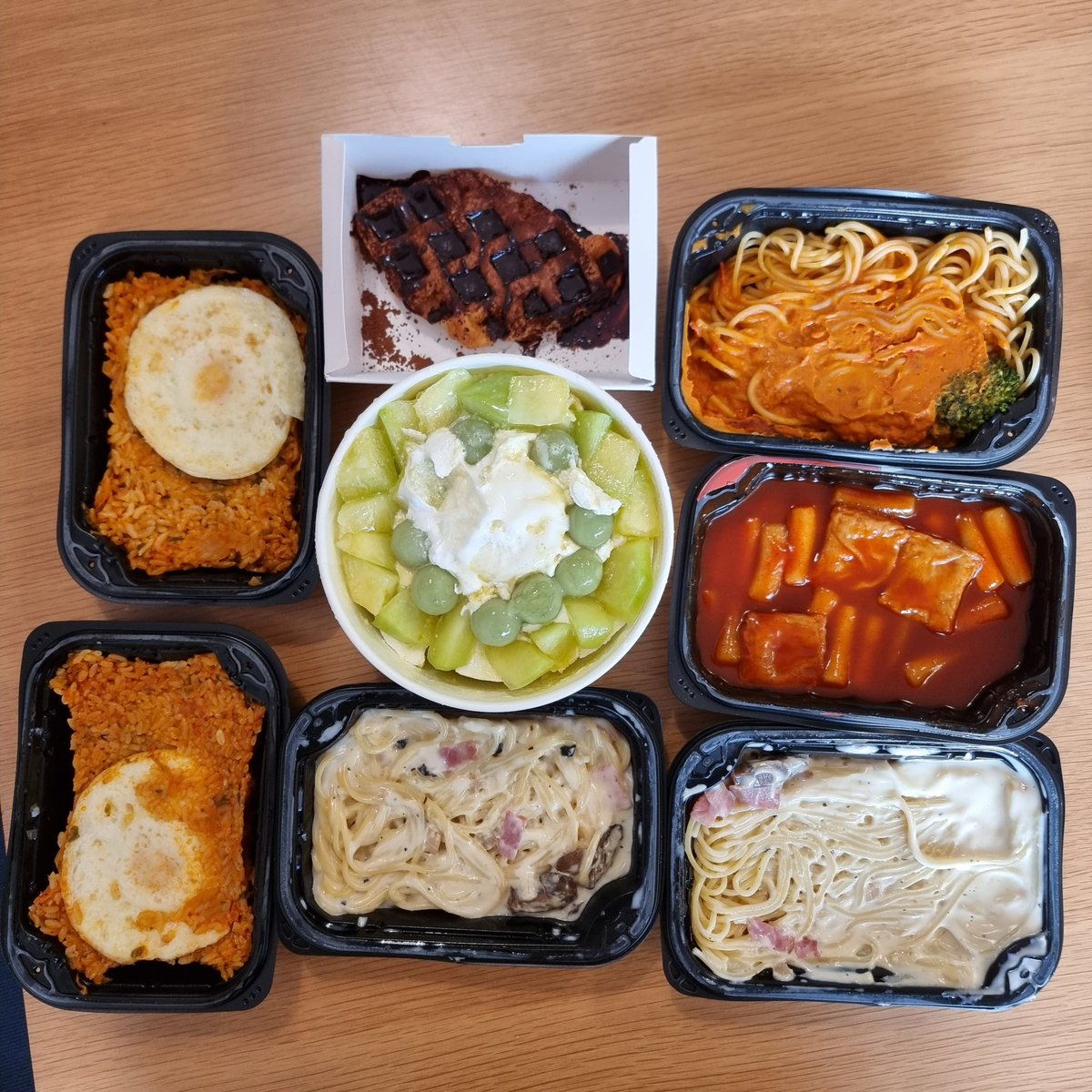 august_imm's tweet photo. @𝙞𝙢𝙜𝙪𝙨 just posted on #UVPUBLIC #UVGRAM 

hoje eu saí pra jantar com a minha mãe 😋 aqui fotos pra deixar todo mundo com fome! https://t.co/JgzqILm9le