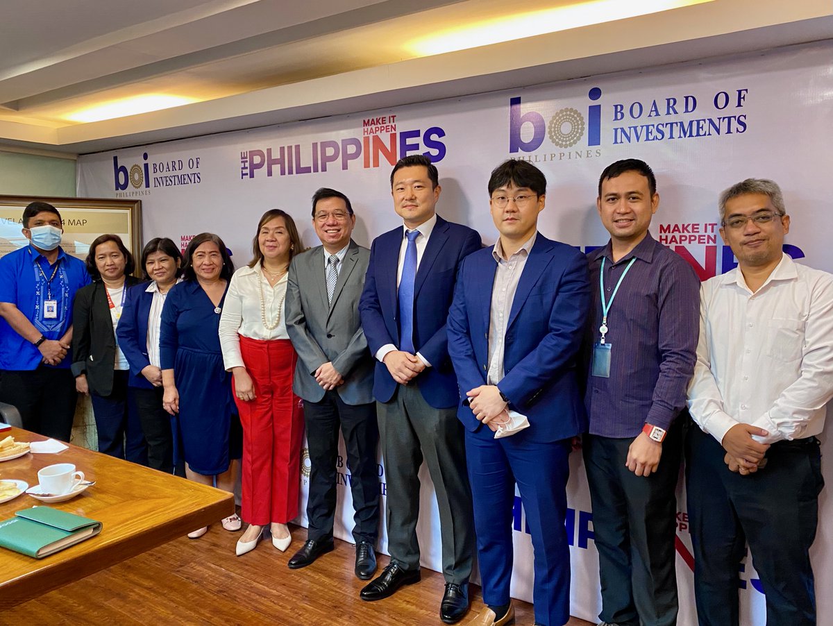 GGGIPhilippines's tweet photo. Discussed how to strengthen green investment partnership w/ new administration. Constructive brainstorming discussions w/ @DTIPhilippines Usec. Ceferino Rodolfo &amp; officials about ongoing &amp; upcoming opportunities, from #agriMSMEs #circulareconomy to #EVbattery #nickelprocessing https://t.co/zwuvs9ObVK