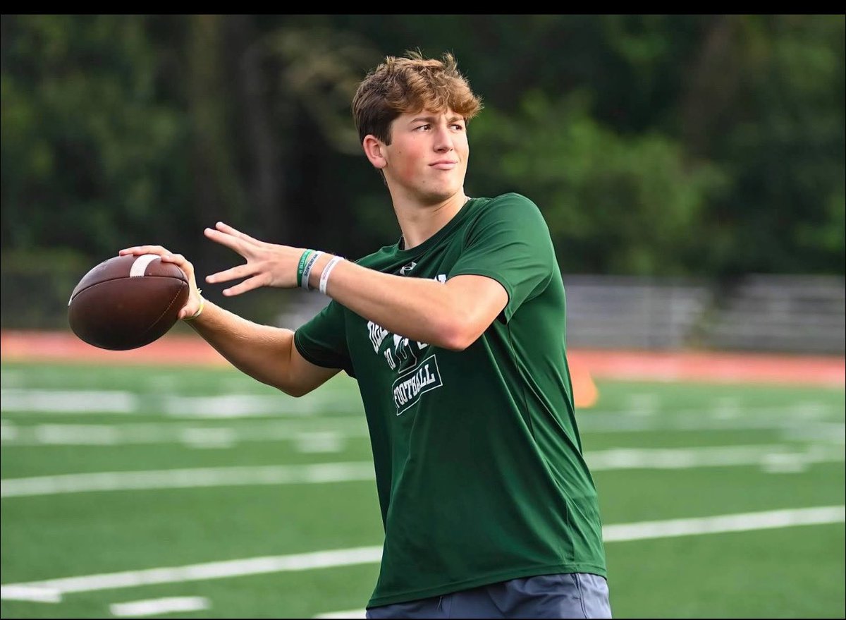 robertruss37's tweet image. Looking forward to the start of the season! 🔜 @DelbartonFB