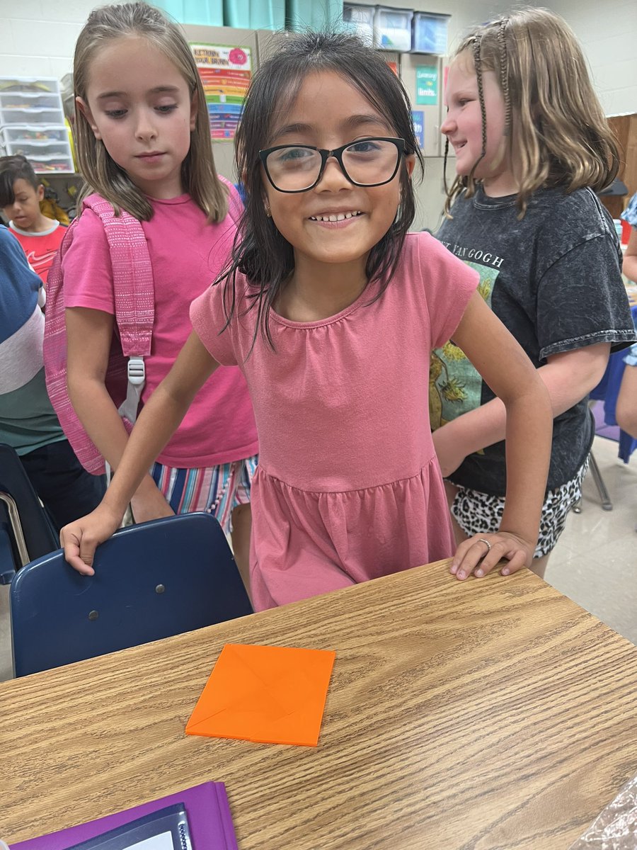 They did it!!! Three of my friends were able to make a square with 7 tangrams! Perseverance! #uKnighted #TogetherWeGrow
