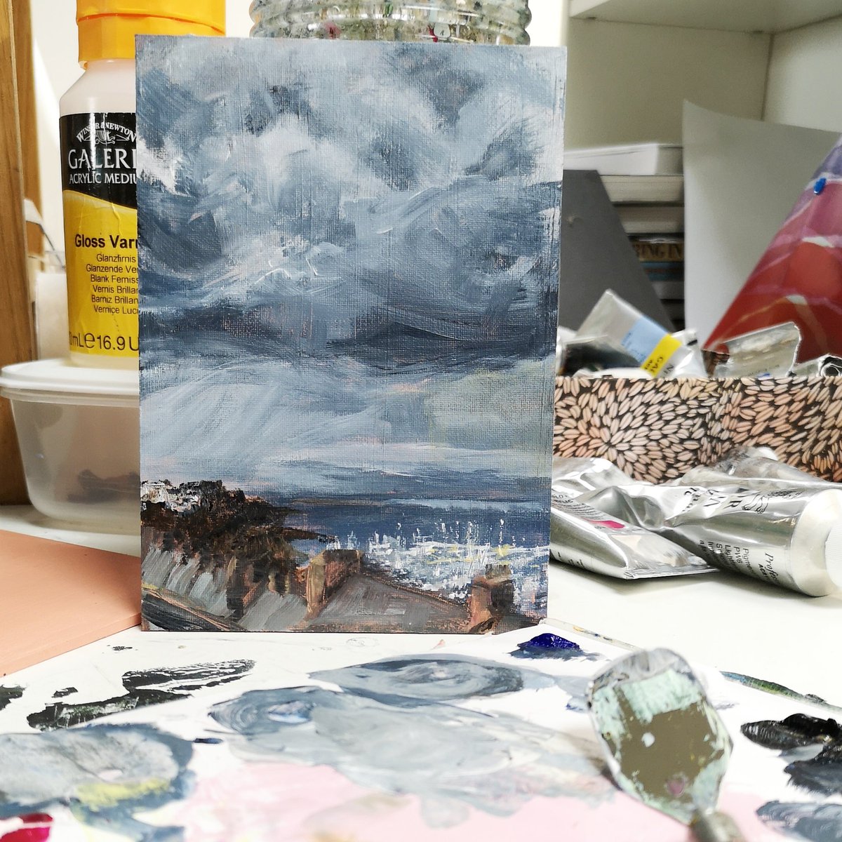 JenRobinsonArt's tweet photo. Another 2 versions of #ViewFromTheStudio completed today. Miniatures this time, 13x8cm acrylic on wood panel.
£85 ea.
Which is your favourite, night or day? https://t.co/KhUlvwsNcQ