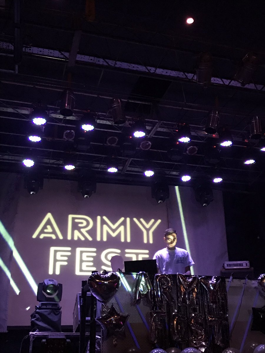 Hobitooooooo's tweet photo. #Armyfest 🫶🏼 https://t.co/d9z2jl4uDv