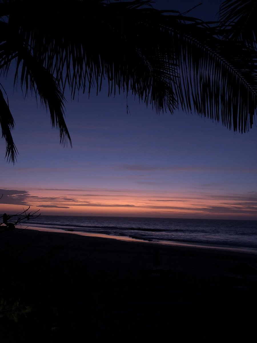 jacquesburga's tweet photo. Sunset in the north of Peru. August 2022 #Peru #iPhone #Sunset #NFT https://t.co/goHblggBKK