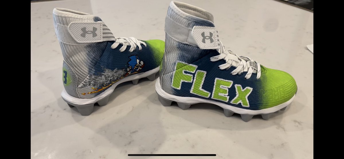 Baconm77's tweet photo. The smile says it all. @SGNY__ you absolutely killed it!!!!! Custom cleats for my little man. #1stYearOfPeeWee #Flex #FirstCleats @metafansnft @veefriends @kokid951 @garyvee @iJoshGrucollc https://t.co/ZEeFDHaDk7