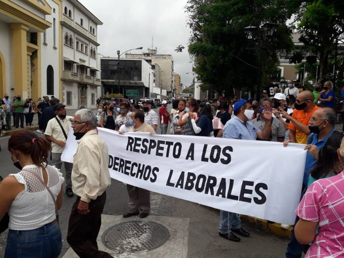 grisisanch's tweet photo. Según la Gaceta Oficial 42.439 Jennifer Quintero De Barrios asume la Jefatura de la ONAPRE en sustitución de Marco Polo Cosenza. 

Un cambio de un funcionarios por otro resultaría insuficiente si en definitiva no se Deroga el Instructivo de la ONAPRE que mutila los salarios. https://t.co/pLppVxHYT0