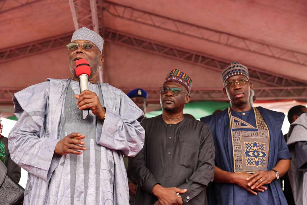 PDP2FIXNIGERIA's tweet photo. H.E @atiku is the most loved politician in the country,he a leader, father and mentor, he is what Nigeria needs at this perilous times, and is why he is the incoming president of Nigeria 2023.

No one is more prepared for the task of making Nigeria working again. https://t.co/CNj8Ym6d6f