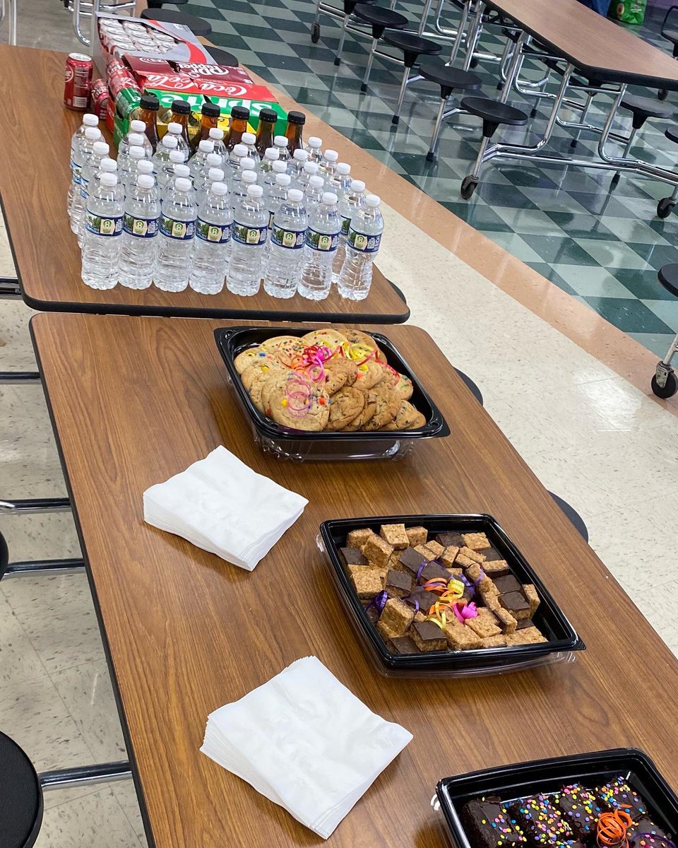 Thanks to your memberships, we were able to provide the Crone staff with lunch today to welcome them back for this school year! 💜
It’s going to be a great year!
