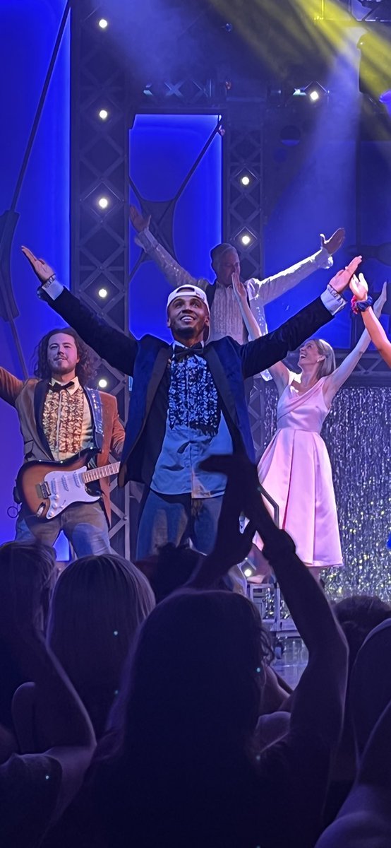 HughesyTwit's tweet photo. Still got it! @AstonMerrygold #footloose 👏👏👏 https://t.co/7bPnghKrAD