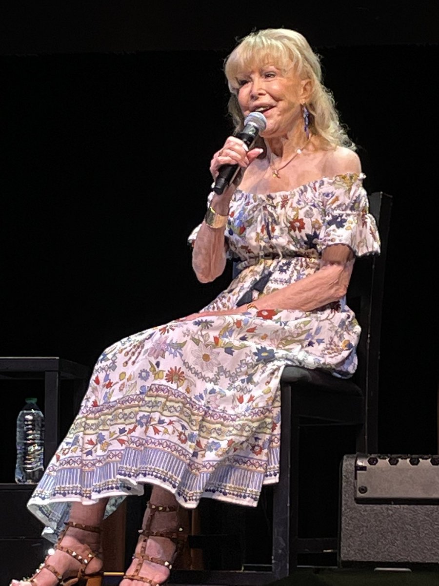 DeenasDays's tweet photo. Conversations on Elvis Part2 with Barbara Eden, Pat Boone, Jerry Schilling and Priscilla Presley.
#ElvisWeek45 #Memphis
#Elvis #TCB⚡️🐅
#YearOfTheTiger #ElvisWeek
#Graceland #HappiestPlaceOnEarth
#ElvisWeek2022 https://t.co/n5HNuje4dp