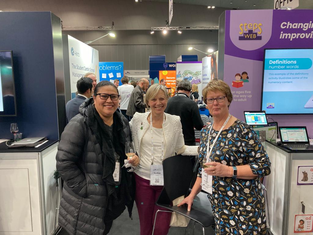 EdTech_NZ's tweet photo. Led by Alana Pellow, a special @educationnz delegation was in Melbourne, last week to attend the EduTech Australia gathering. Great to also meet up with the @NZTEnews team.
@banqer_app @EdPotential and @StepsWeb
#edtech #edtechnz #weseetomorrowfirst #enz #nzte #edutech https://t.co/fYOwOAZFwk