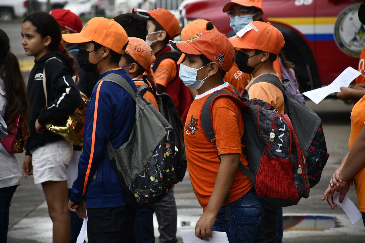 PCJalisco's tweet photo. #ENTÉRATE 🚨 Este lunes inició el Curso de #VeranoPC 2022 en nuestra Comandancia Central.
Durante esta semana los niños y jóvenes se divertirán y aprenderán sobre temas relacionados a la protección civil y medidas de prevención ante situaciones de emergencia
#OrgullososDeServir https://t.co/85yV20SqQs