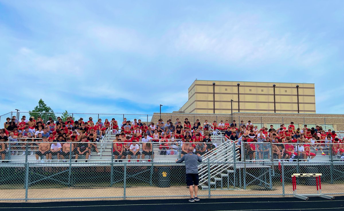 BataviaFootball's tweet photo. @BataviaAthletic reviews Bulldog expectations this school year. Being respectful, on time and positive takes zero talent. #ForYourTeam https://t.co/GqceW9Nta1