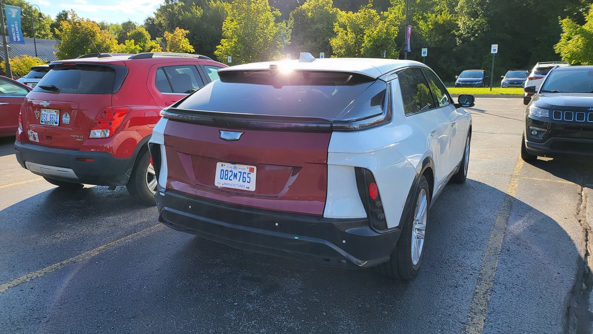 Cadillac Lyriq. Sorry the weird angles I took the pics quick.