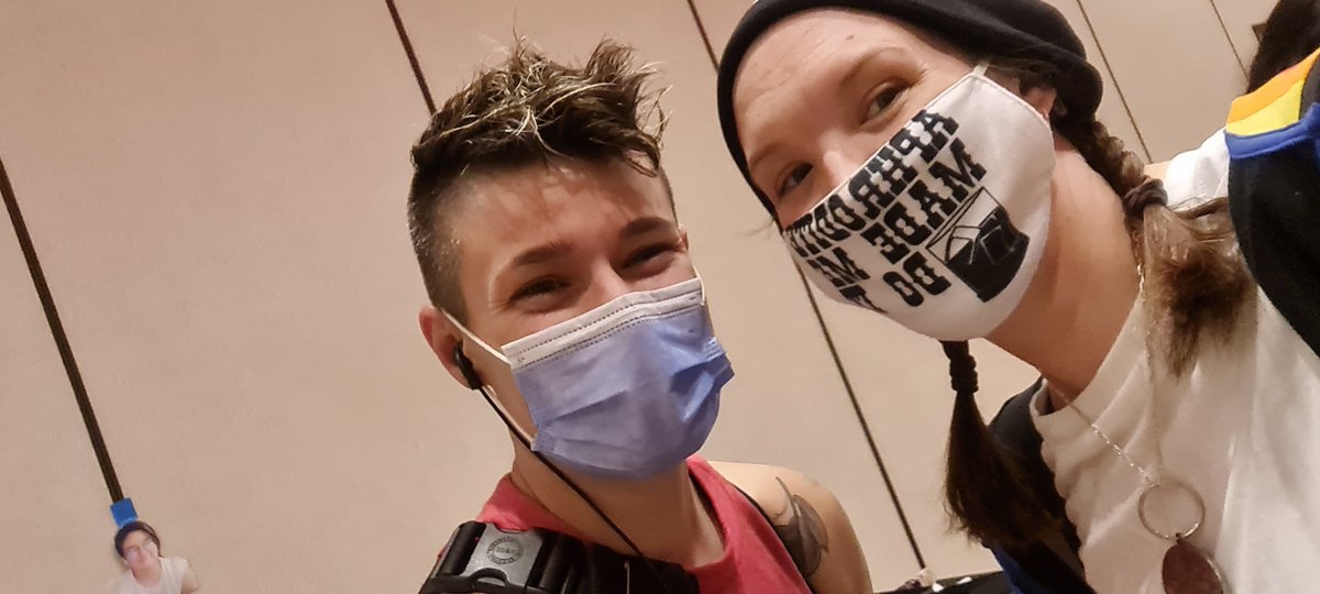 JoBoShortys's tweet photo. Thank you to all security and volunteers from @EHConCanada you guys were amazballs to tolerate my mischeifs
Especially "HaughtSec" Moderator @birdskis 

#EHcon #ehconcanada #Ehcon22 #WynonnaEarp #BringWynonnaHome https://t.co/J868xsn6yB