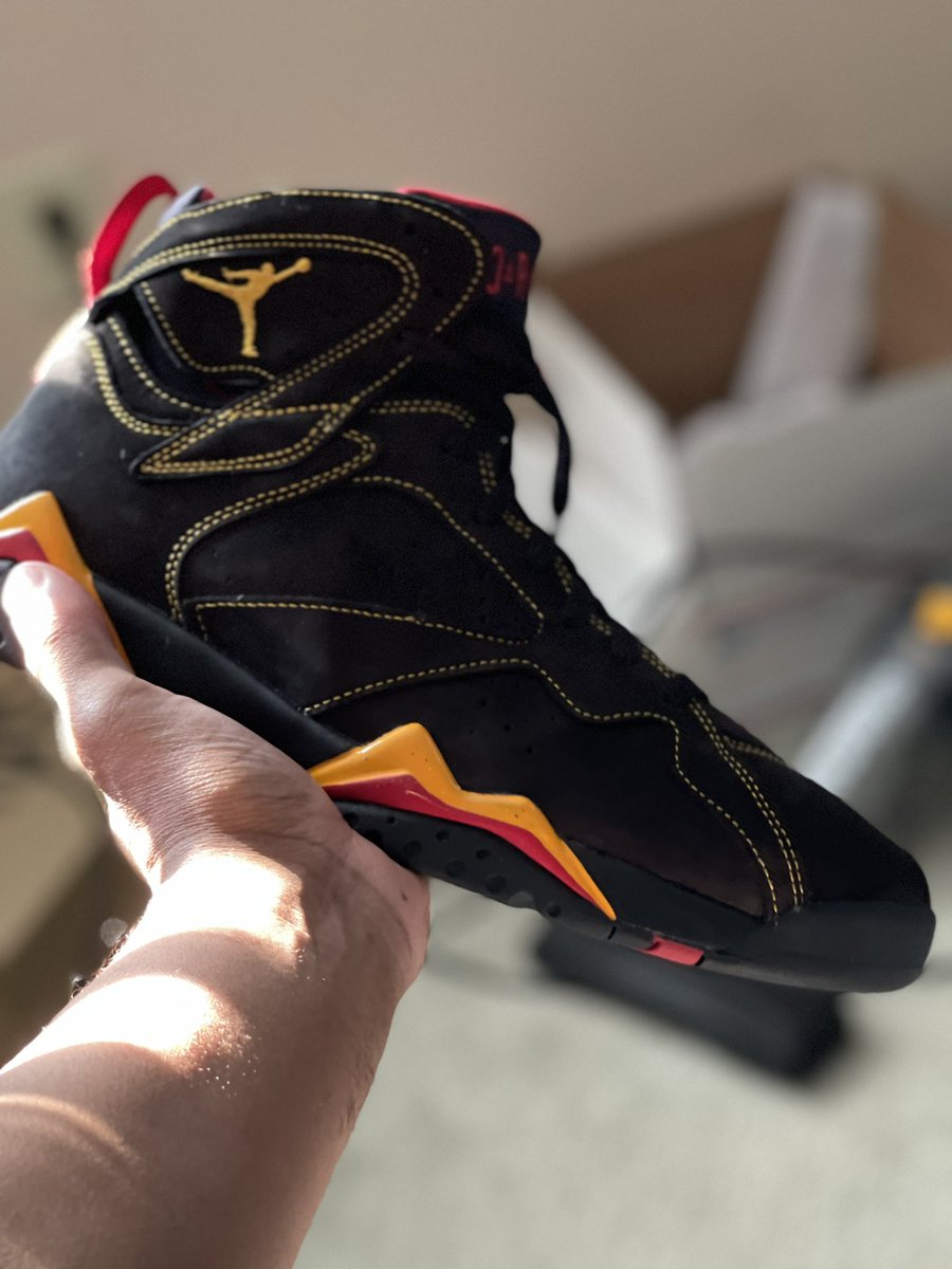 KarterMcFly's tweet photo. The suede could’ve been a lil better but I’m glad I copped. #Sneakers #Jordan7s https://t.co/noLCQn1yrj