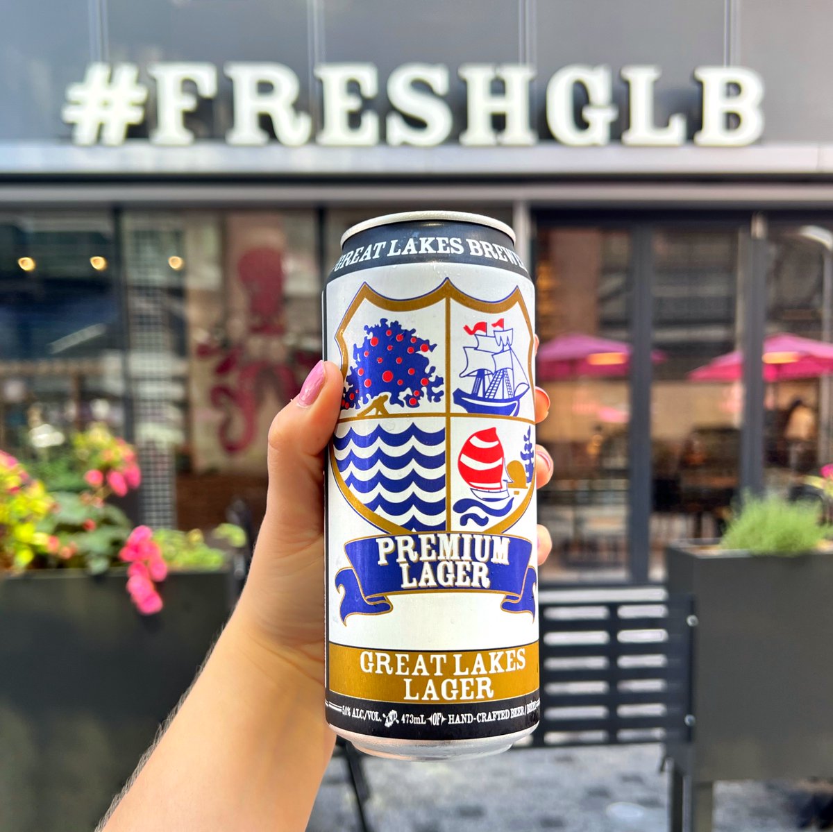 GreatLakesBeer's tweet photo. Great Lakes Lager hits the spot anywhere and everywhere, but especially on the GLB Brewpub patio ⛱️ 🍻
#GLBBrewpub #Toronto #TorontoDrinks #GreatLakesLager #PremiumLager #EverydayLager https://t.co/UmhBaysbuZ