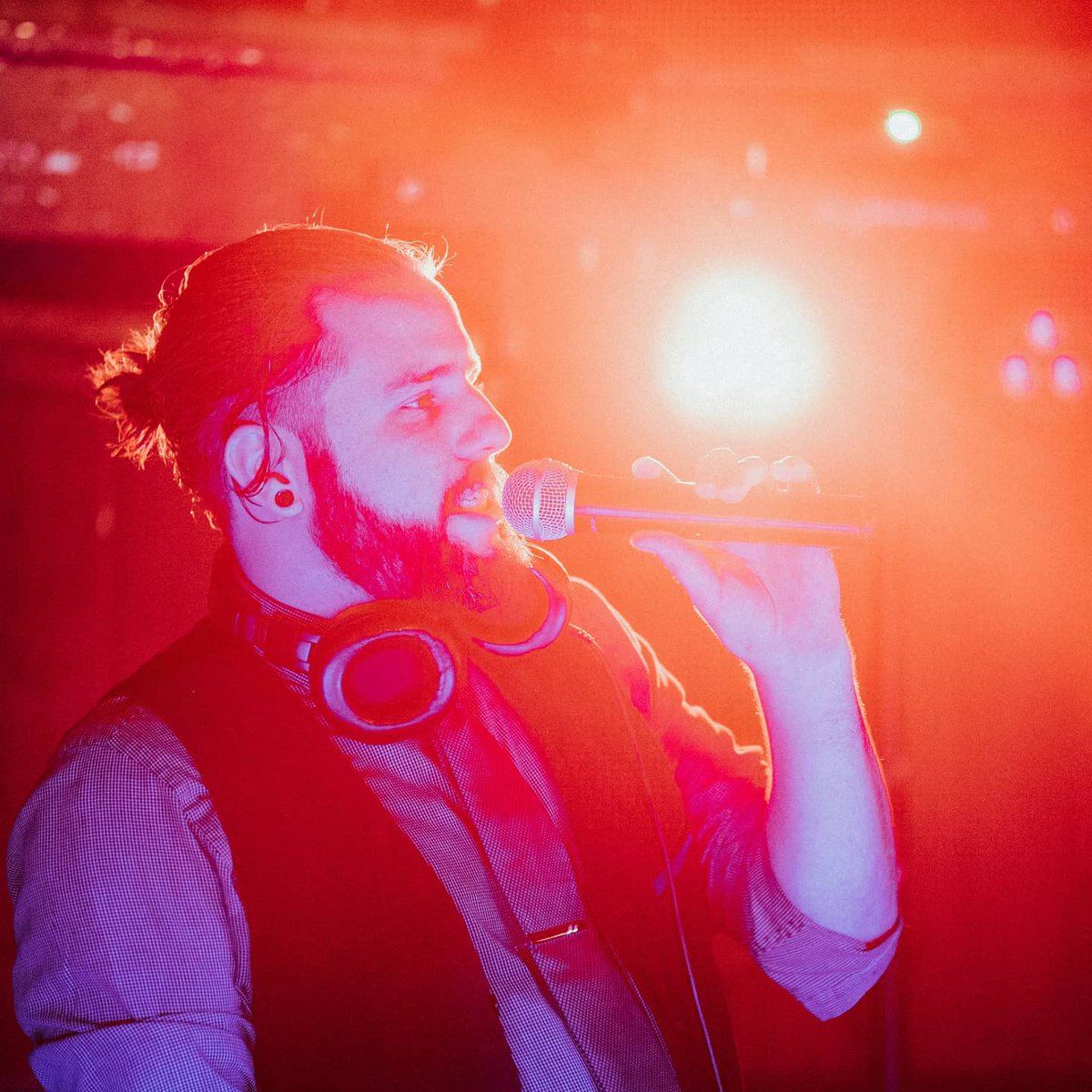 stephen_ellis93's tweet photo. Some of my favorite stills from past events!
#DJ #EllisEntertainment #interactivedj https://t.co/CbI9Sh67mH