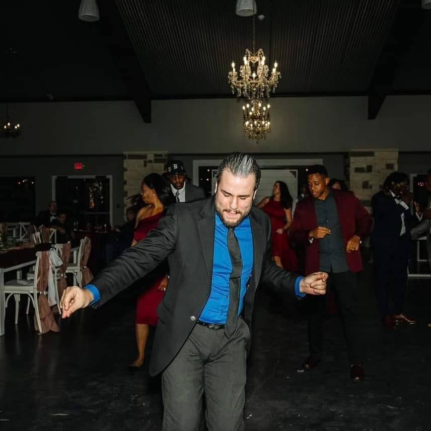 stephen_ellis93's tweet photo. Some of my favorite stills from past events!
#DJ #EllisEntertainment #interactivedj https://t.co/CbI9Sh67mH