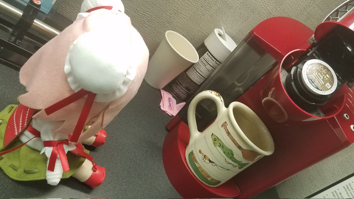 ReimuDailyLife's tweet photo. How does Kasen spend her alone time? https://t.co/9V2UuBfsGH