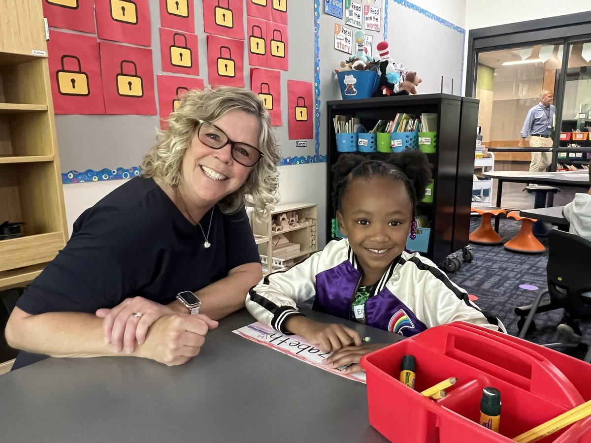 psdcomms's tweet photo. Kindergarten Jumpstart began today across Peninsula School District! In KJ student meet new friends, get to know their teachers, explore their school, and even take a practice school bus ride! #WeArePSD #InspireAndEmpowerPSD @psd401 @lreaugh https://t.co/5soOKPQegm