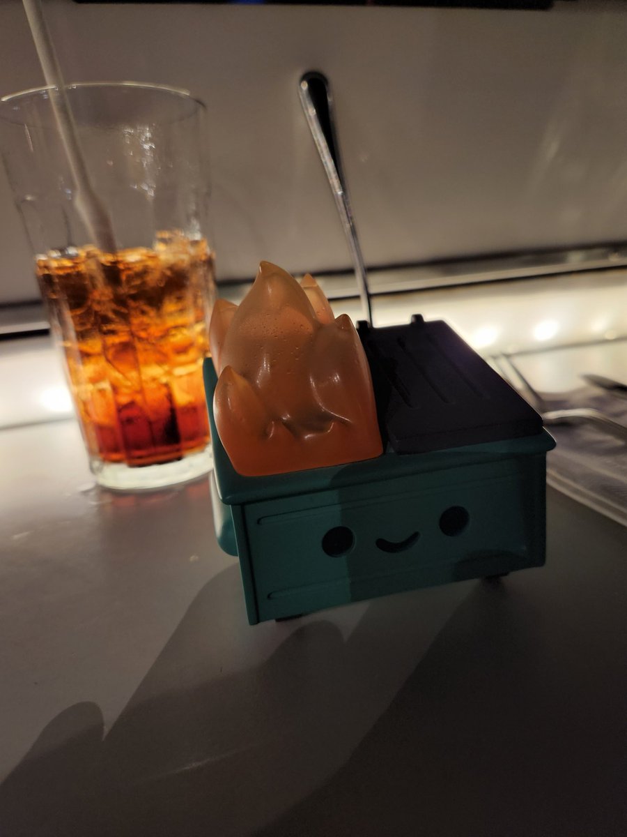 NerfherderSteve's tweet photo. At the Sci-Fi Drive in restaurant at DHS
#DumpyDoesDisney
@WaltDisneyWorld
@100soft https://t.co/5HsROCosnr