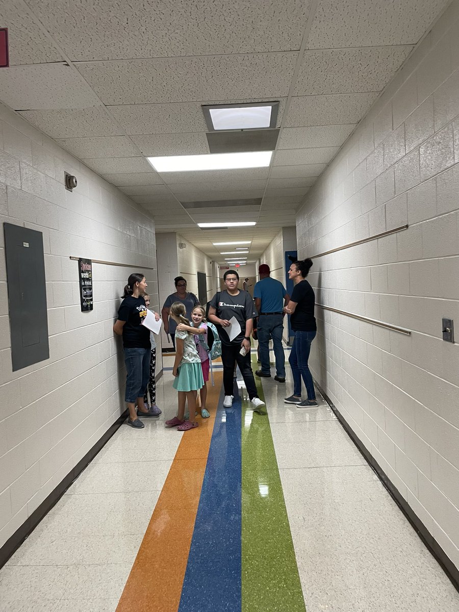 Cusd25's tweet photo. Open house at GS/JH - Great Turnout @Cusd25 #NCFamily #NCProud 1st day of attendance for students is tomorrow #LetsGoNC Thank you PTO!!! https://t.co/6POII2zQos