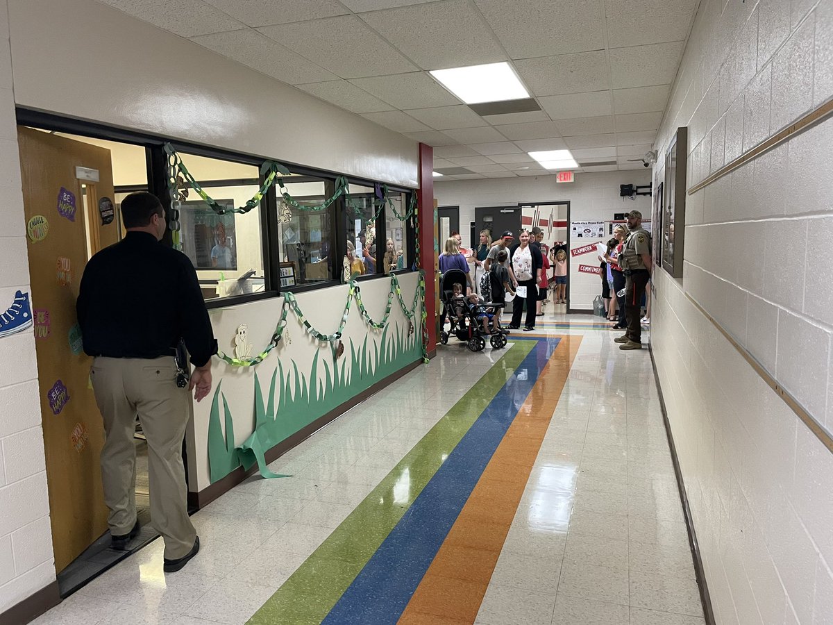 Cusd25's tweet photo. Open house at GS/JH - Great Turnout @Cusd25 #NCFamily #NCProud 1st day of attendance for students is tomorrow #LetsGoNC Thank you PTO!!! https://t.co/6POII2zQos