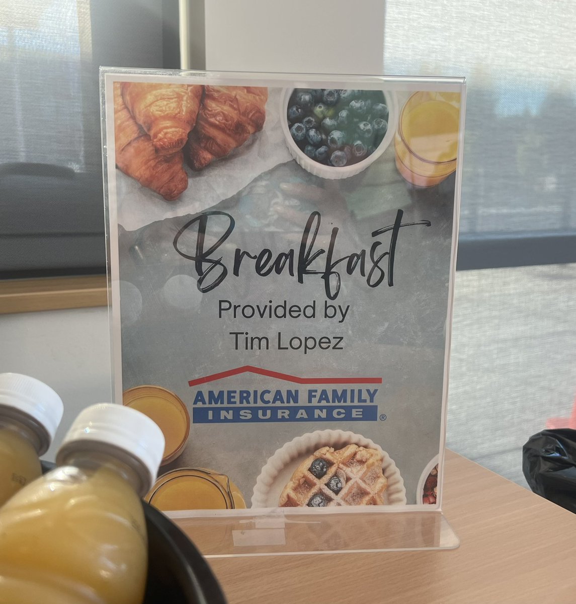 psdcomms's tweet photo. Celebrating educators new to PSD this morning with hot breakfast compliments of Tim Lopez @AmericaFamField and @GHChamber. #WeArePSD #InspireAndEmpowerPSD https://t.co/n6GF6zd9Rg