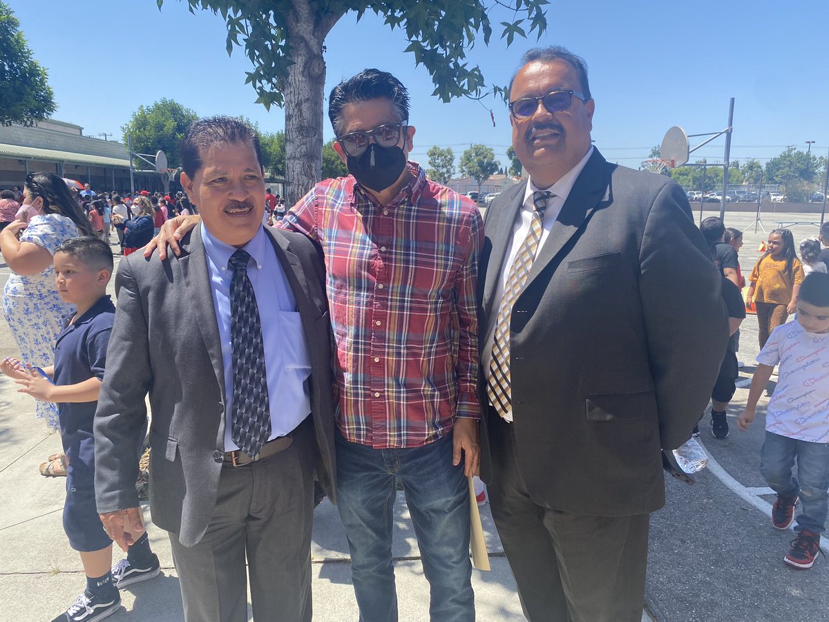 LASchoolsEast's tweet photo. #FirstDayOfSchool visit at #EllenOchoaLearningCenter with Principal Marcos Hernandez & the school community. Wishing students, families, staff & our school communities a safe, productive and successful school year. #WelcomeBackToSchool #IBelieveInLAUSD #CommittedToStudentSuccess https://t.co/aNCfleyPyN