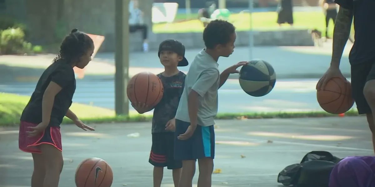 pdxtedperkins's tweet photo. Black Parent Initiative holds family fun day in North Portland, FOX12: https://t.co/kSlYPTb1KB https://t.co/e02VzFFIQA
