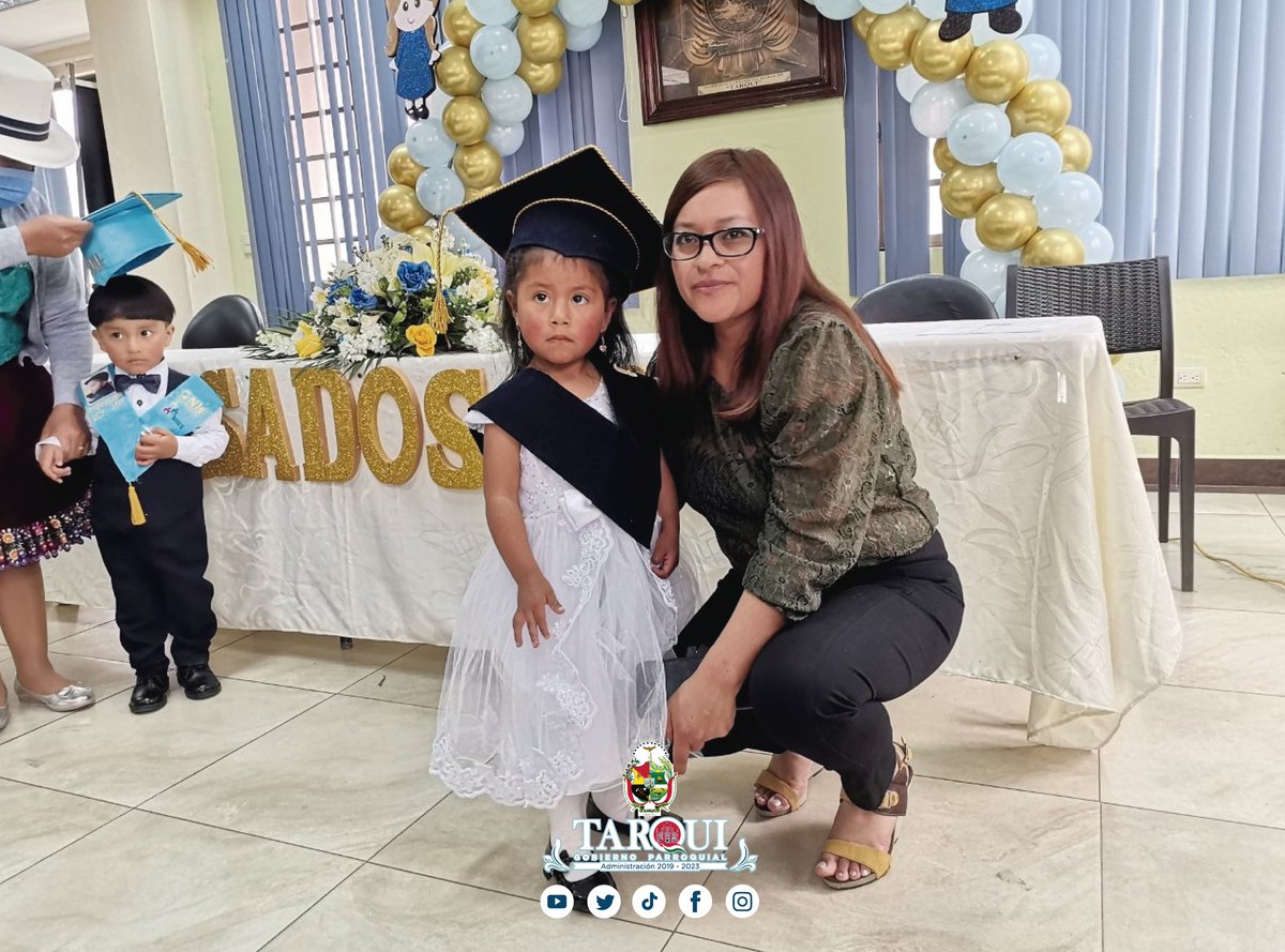 TarquiGAD's tweet photo. 🧸 Los niños y niñas del proyecto "Creciendo con Nuestros Hijos”, culminaron con éxito su primera etapa educativa. Agradecemos a las educadoras por la paciencia y la dedicación demostrada con los pequeños. 
#Decisión_compromiso_y_experiencia
#graduaciones2022 
#GaloPorTarqui https://t.co/MfvjnChDMR