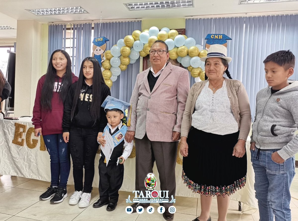 TarquiGAD's tweet photo. 🧸 Los niños y niñas del proyecto "Creciendo con Nuestros Hijos”, culminaron con éxito su primera etapa educativa. Agradecemos a las educadoras por la paciencia y la dedicación demostrada con los pequeños. 
#Decisión_compromiso_y_experiencia
#graduaciones2022 
#GaloPorTarqui https://t.co/MfvjnChDMR