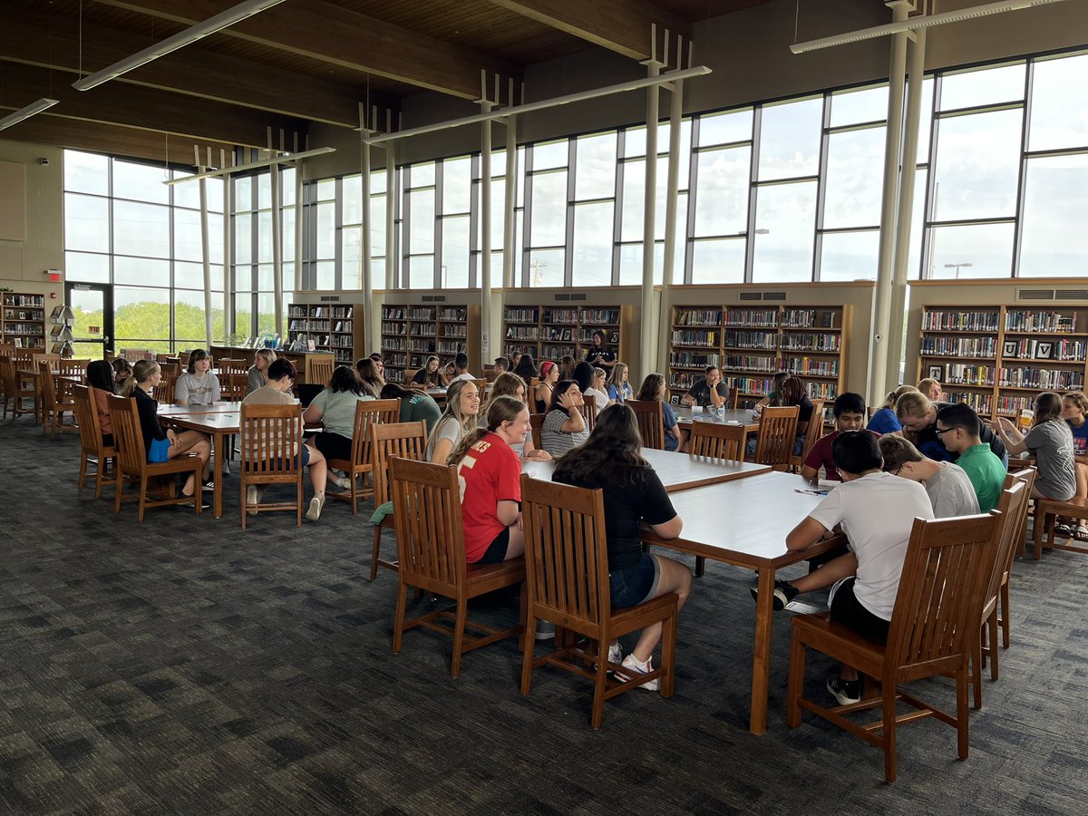 stuco_wrhs's tweet photo. Started the new school year off strong last week! We had our annual StuCo retreat with all members and then welcomed the freshmen for their first day on Thursday! https://t.co/v1KH8Fi9C9