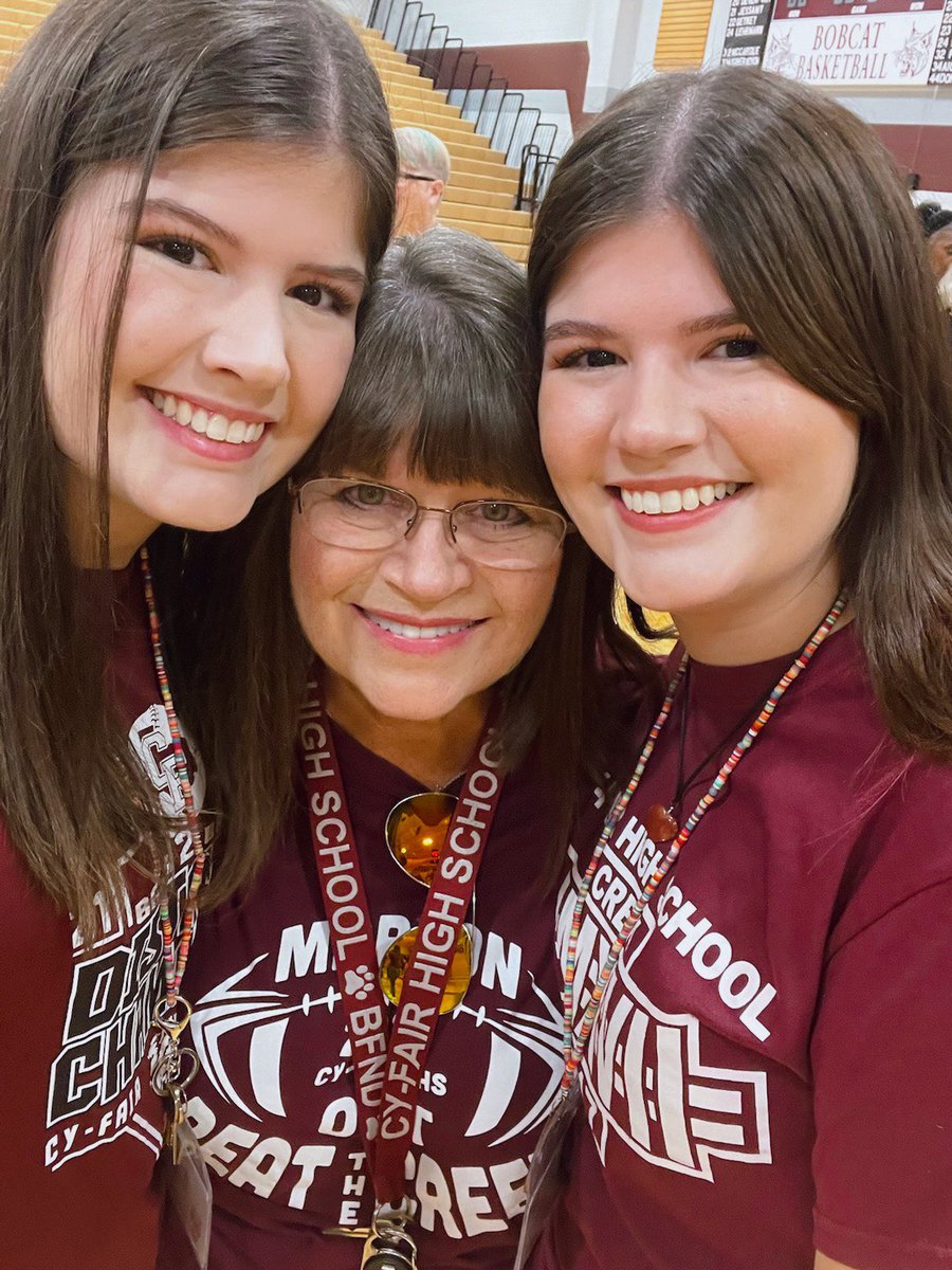 ms_young_FCS's tweet photo. Working with family is the best. My mom, twin, brother-in-law and me all under the same roof. We also are all Cy-Fair HS graduates!! https://t.co/PoUbB6fqC9
