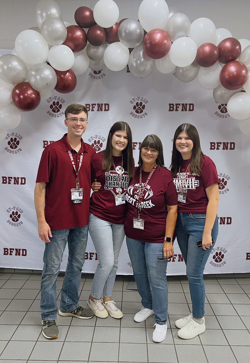 ms_young_FCS's tweet photo. Working with family is the best. My mom, twin, brother-in-law and me all under the same roof. We also are all Cy-Fair HS graduates!! https://t.co/PoUbB6fqC9