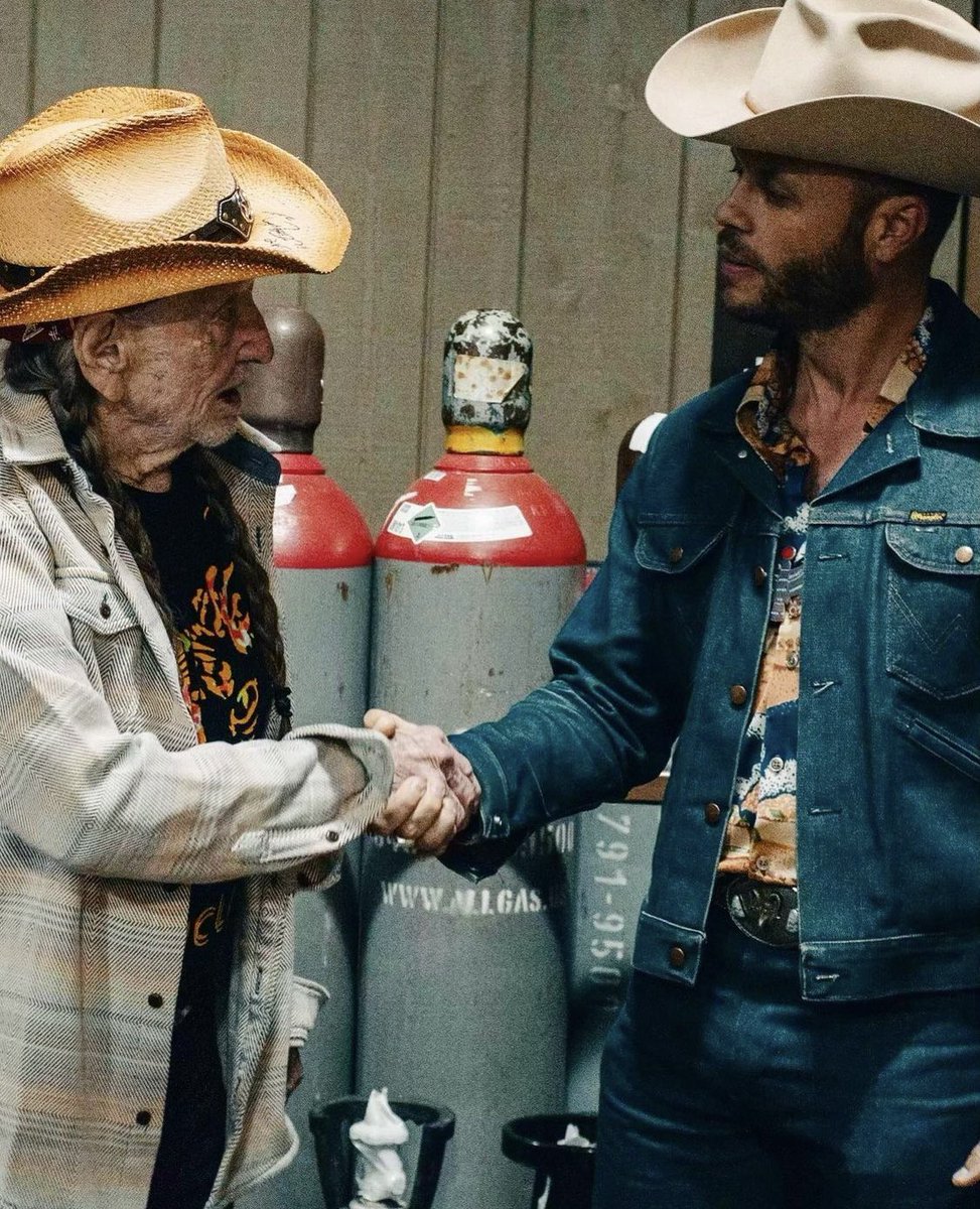 CharleyCrockett's tweet photo. The Son Of Davy meets The Red Headed Stranger 
📷: Christopher Darlington https://t.co/UKHuW6nbHM