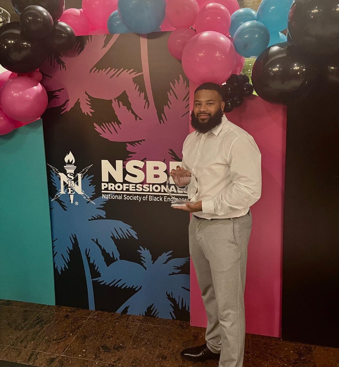 Phelps_boi's tweet photo. Blessed &amp; Honored to be named NSBE’s 2022 Rising Star🌟 💫 

#NeighborhoodHero #justwanttoinspire #kidfromnewark https://t.co/jZJxqPCPvs