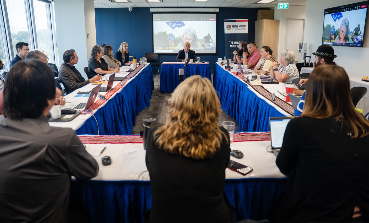 MetisNationBC's tweet photo. Our Cabinet was honoured to host @MurrayRankinNDP, Minister of Indigenous Relations and Reconciliation, and his staff at our head office to continue discussions on implementing the DRIPA Action Plan through a new relationship agreement with British Columbia.

@BCGovNews https://t.co/YaH9fEgFDr