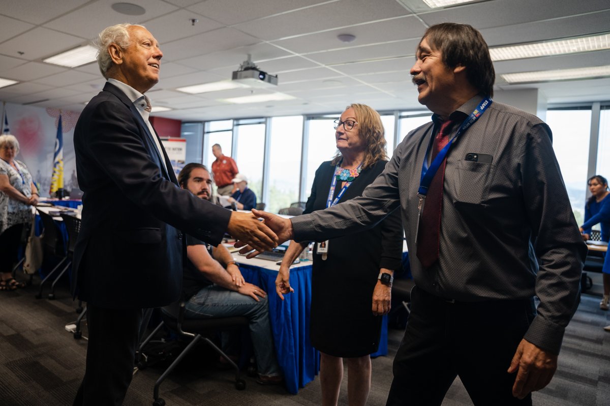 MetisNationBC's tweet photo. Our Cabinet was honoured to host @MurrayRankinNDP, Minister of Indigenous Relations and Reconciliation, and his staff at our head office to continue discussions on implementing the DRIPA Action Plan through a new relationship agreement with British Columbia.

@BCGovNews https://t.co/YaH9fEgFDr