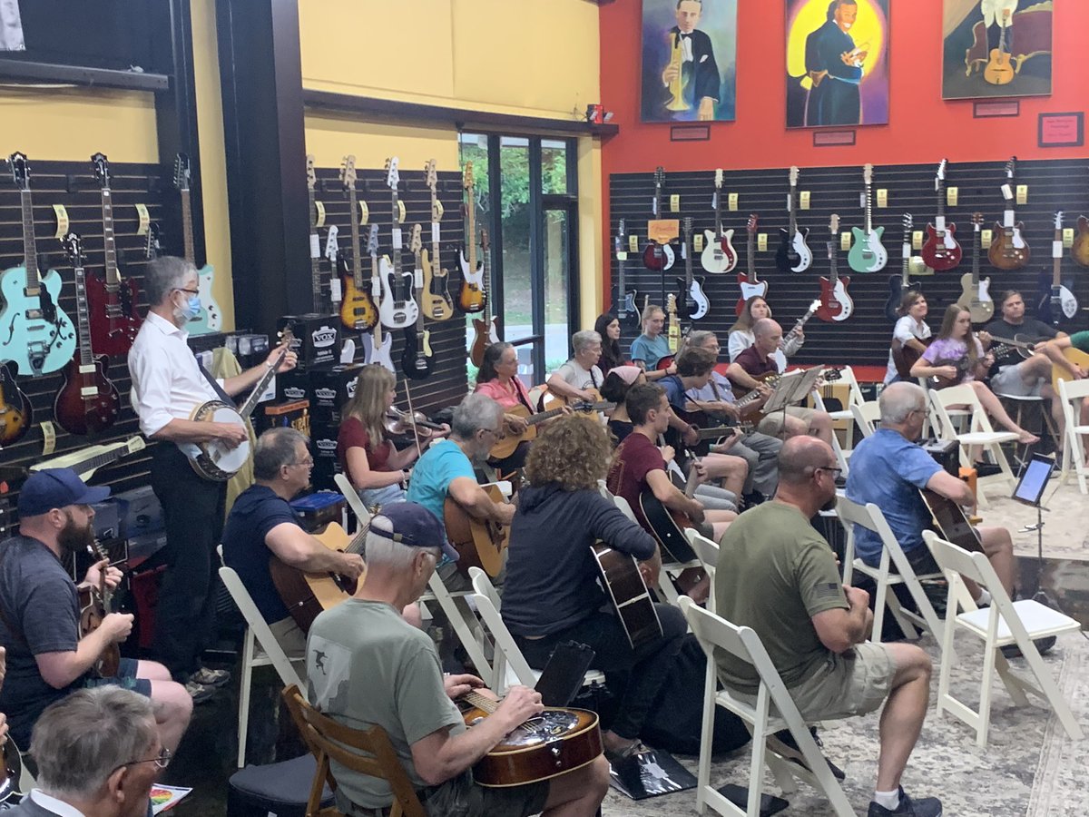 PineConeNC's tweet photo. Who wants to take a break? The Beginner Bluegrass Jam is happening now! #LetsPick #RaleighArts https://t.co/VxLLVQtwdK