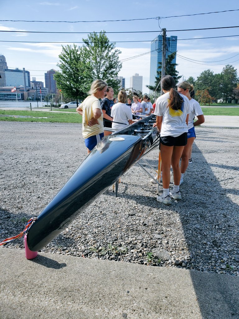 RowingSua's tweet photo. Shawn Mendes stopped out for our first practice - he can't wait to get on the water!!

Interested in checking out the team?  Join us this week at practice from 4:00 pm - 6:00 pm at The Toledo Rowing Club.  Email stursularowing@gmail.com with questions. 

@SUA_Arrows @suaarrows https://t.co/qdJvjWdPGK