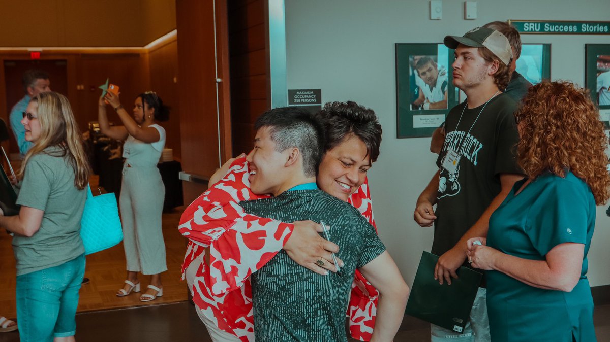 sruoie's tweet image. It was a WONDERFUL welcome dinner with all the JumpStart mentees tonight! We’re excited for the fun week ahead! #sru26 #gorock