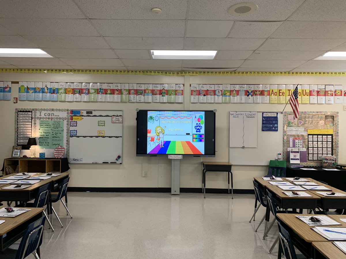 Mrs_Renfroe's tweet photo. Back to School Night! #success @Killian_STEAM @marlena_council @franklinscsu @MEvans_KES https://t.co/8cxvQAanr8