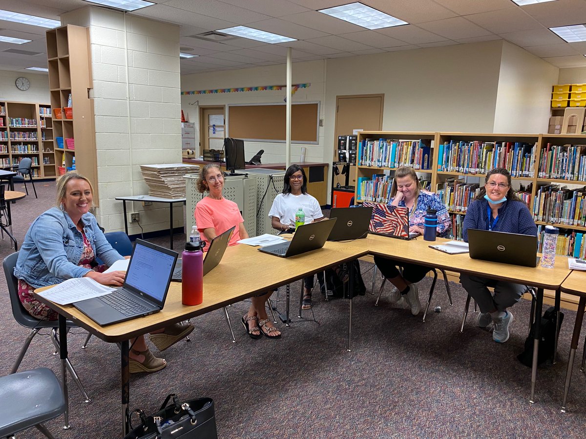 𝚆𝚎’𝚛𝚎 𝚛𝚎𝚊𝚍𝚢 𝚏𝚘𝚛 𝚝𝚑𝚎 𝟸𝟶𝟸𝟸-𝟸𝟶𝟸𝟹 𝚂𝚌𝚑𝚘𝚘𝚕 𝚈𝚎𝚊𝚛! 𝙾𝚞𝚛 𝚜𝚌𝚑𝚘𝚘𝚕 𝚕𝚎𝚊𝚍𝚎𝚛𝚜𝚑𝚒𝚙 𝚝𝚎𝚊𝚖 𝚖𝚎𝚝 𝚝𝚘𝚍𝚊𝚢 𝚝𝚘 𝚍𝚒𝚜𝚌𝚞𝚜𝚜 𝚊𝚕𝚕 𝚝𝚑𝚎 𝚠𝚘𝚗𝚍𝚎𝚛𝚏𝚞𝚕 𝚝𝚑𝚒𝚗𝚐𝚜 𝚝𝚑𝚊𝚝 𝚠𝚒𝚕𝚕 𝚋𝚎 𝚝𝚊𝚔𝚎 𝚙𝚕𝚊𝚌𝚎 𝚝𝚑𝚒𝚜 𝚢𝚎𝚊𝚛!