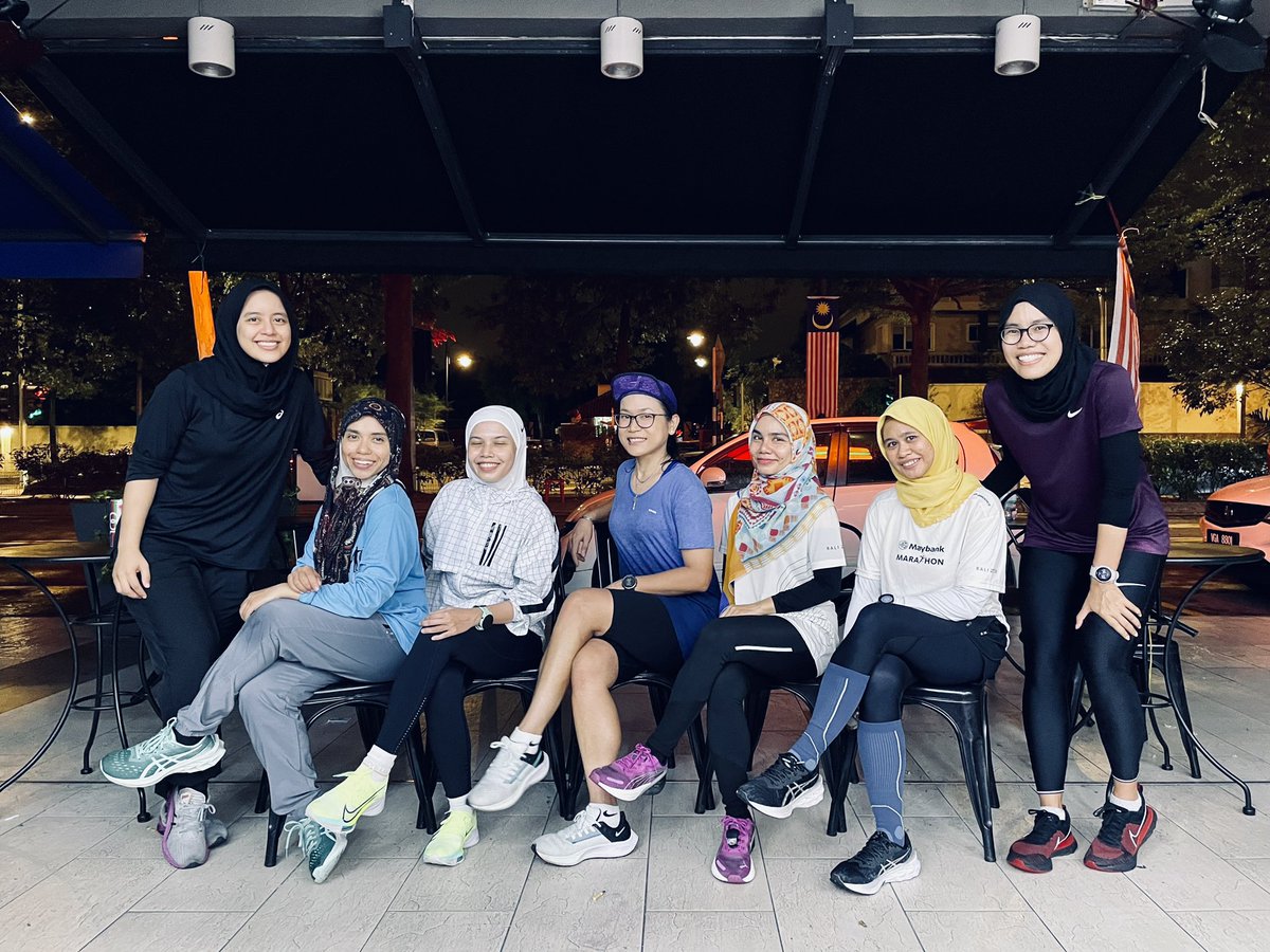 WanZaheedahM's tweet photo. @KyserunKrewโs 445am class in session! Feeling lazy but still made it โจ๐ซถ๐ป
Ps: oh oh welcome backkkkkk @ajezxxxxx !!! ๐ฅณ๐ฅณ good to see you rollinโ โจ #kyserunkrew #togetherweattaingreatmiles #445am #13KM https://t.co/0rMemabLCi