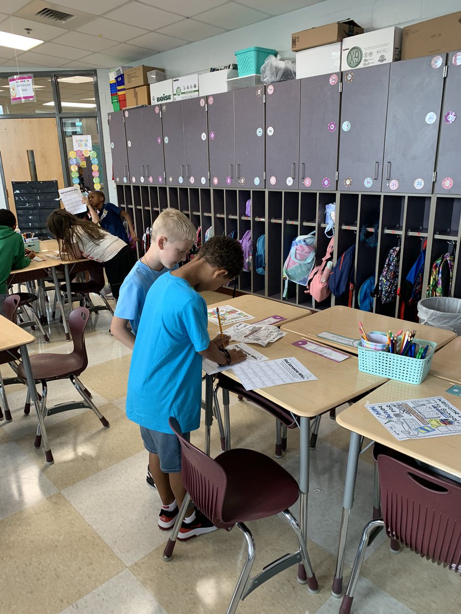 MrsSmithsSquad_'s tweet photo. “Find Someone Who” was a fun way to start our day as a full class! 💜
#MiddieRising #RiseWithUs #thirdgradeadventures https://t.co/8XhHFR4bcR