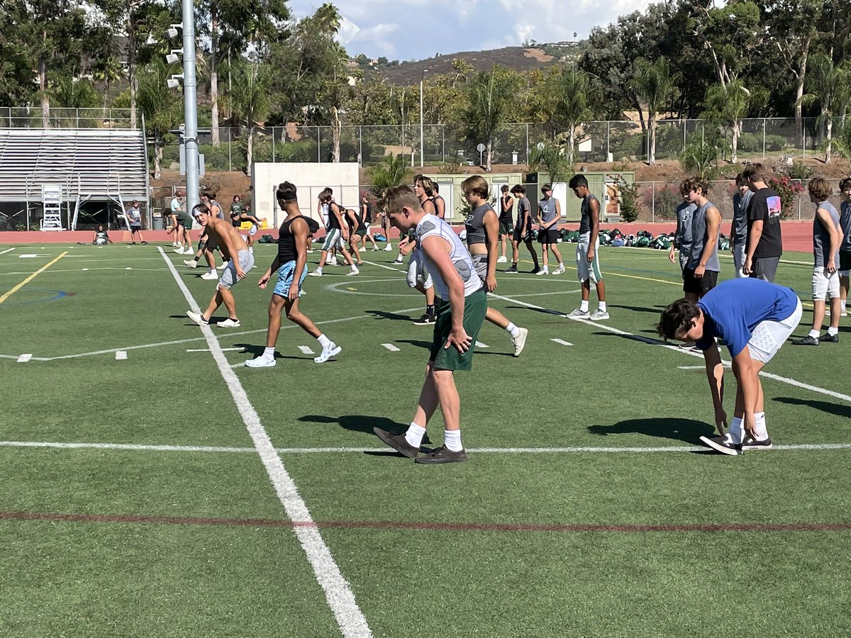 PowayTitans's tweet photo. Week #1: Varsity, JV, and Frosh preparing for Granite Hills #GoPoway https://t.co/L5v0Rh5Eet